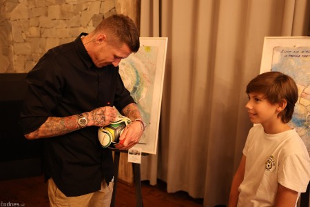 Foto: Exkluzívnu druhú vernisáž PRO TEMPORE Romana Turcela a samostatný súbor obrazov PODAJME SI RUKY otvárali Juraj Kucka a Marek Hamšík 27