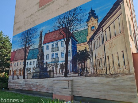 Foto: Maľba z histórie mesta Prievidza od známeho umelca Ivana Jakušovského na sídlisku Zapotôčky v Prievidzi je hotová 6