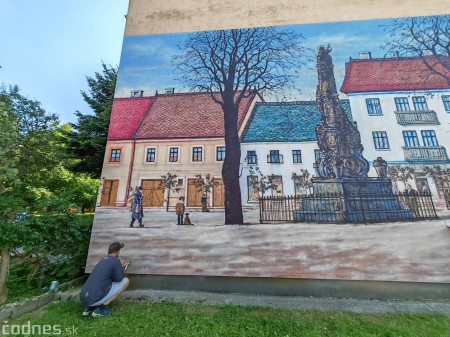 Foto: Maľba z histórie mesta Prievidza od známeho umelca Ivana Jakušovského na sídlisku Zapotôčky v Prievidzi je hotová 7