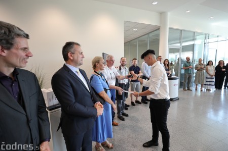 Foto: V spoločnosti Brose Prievidza sa uskutočnil už po štvrtýkrát slávnostný akt odovzdávania certifikátov maturantom 14