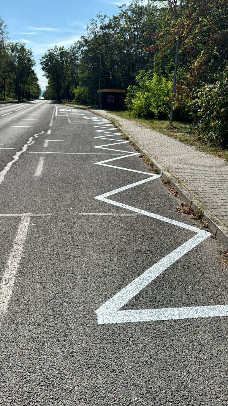 Kiss and Ride na Ceste Vl. Clementisa v Prievidzi