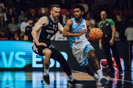 Foto: Nitra Blue Wings, si pripísala štvrtý triumf v sérii, keď uspela aj na palubovke účastníka  európskych súťaží BC Prievidza 80:63 4