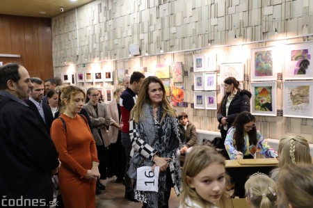 Dražbou diel na aukcii Vianočná  iskra verejnosť opäť podporí bojnickú nemocnicu a ZUŠ 35