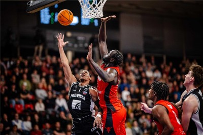 Foto: BC Prievidza prišla o domácu víťaznú sériu, v samotnej koncovke ju ukončilo Komárno. BC Prievidza – BC Komárno 79:81