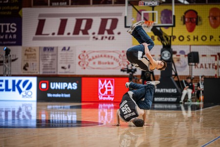 Foto: BC Prievidza prišla o domácu víťaznú sériu, v samotnej koncovke ju ukončilo Komárno. BC Prievidza – BC Komárno 79:81 5