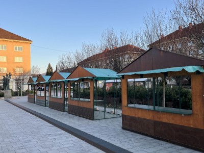 Foto: Mesto Prievidza zriadilo dočasné trhovisko pred Hotelom Magura