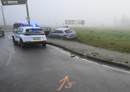Foto: 36 ročný muž si sadol za volant s viac ako 2 promile: V Bojniciach havaroval 0
