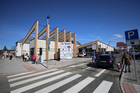 Foto: V Prievidzi pribudol jedinečný ekologický supermarket s inovatívnym dizajnom otvorený nonstop 4