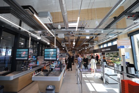 Foto: V Prievidzi pribudol jedinečný ekologický supermarket s inovatívnym dizajnom otvorený nonstop 5