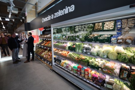 Foto: V Prievidzi pribudol jedinečný ekologický supermarket s inovatívnym dizajnom otvorený nonstop 10