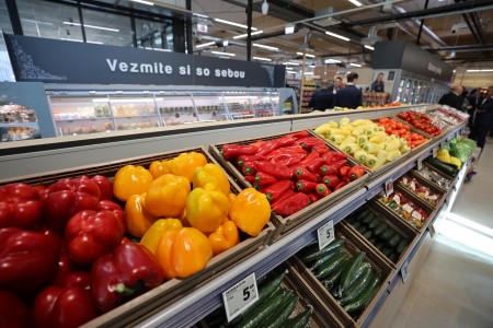 Foto: V Prievidzi pribudol jedinečný ekologický supermarket s inovatívnym dizajnom otvorený nonstop 11