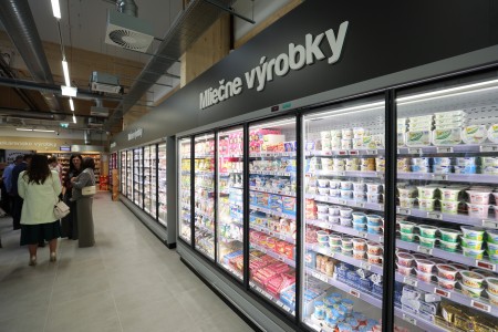 Foto: V Prievidzi pribudol jedinečný ekologický supermarket s inovatívnym dizajnom otvorený nonstop 12