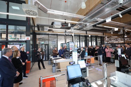 Foto: V Prievidzi pribudol jedinečný ekologický supermarket s inovatívnym dizajnom otvorený nonstop 20