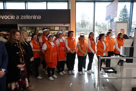 Foto: V Prievidzi pribudol jedinečný ekologický supermarket s inovatívnym dizajnom otvorený nonstop 22