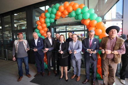 Foto: V Prievidzi pribudol jedinečný ekologický supermarket s inovatívnym dizajnom otvorený nonstop 30
