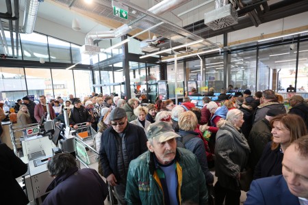 Foto: V Prievidzi pribudol jedinečný ekologický supermarket s inovatívnym dizajnom otvorený nonstop 37