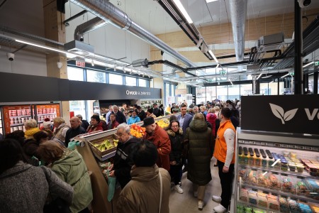 Foto: V Prievidzi pribudol jedinečný ekologický supermarket s inovatívnym dizajnom otvorený nonstop 42