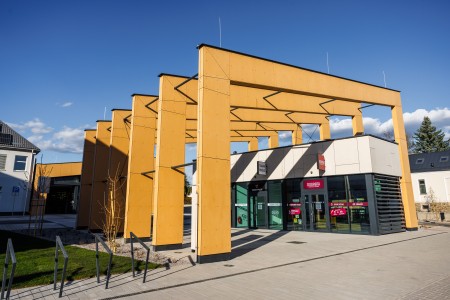 Foto: V Prievidzi pribudol jedinečný ekologický supermarket s inovatívnym dizajnom otvorený nonstop 60