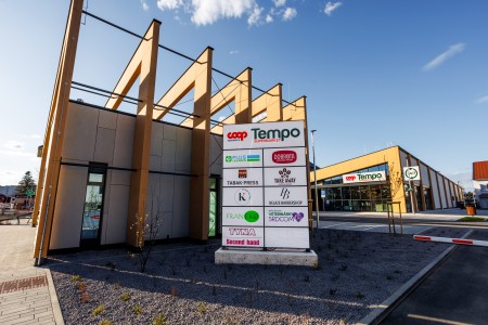 Foto: V Prievidzi pribudol jedinečný ekologický supermarket s inovatívnym dizajnom otvorený nonstop 74