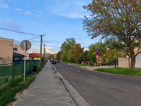 Foto: Mesto Prievidza znižuje na Malonecpalskej ulici rýchlosť, upravuje tam i dopravu 0