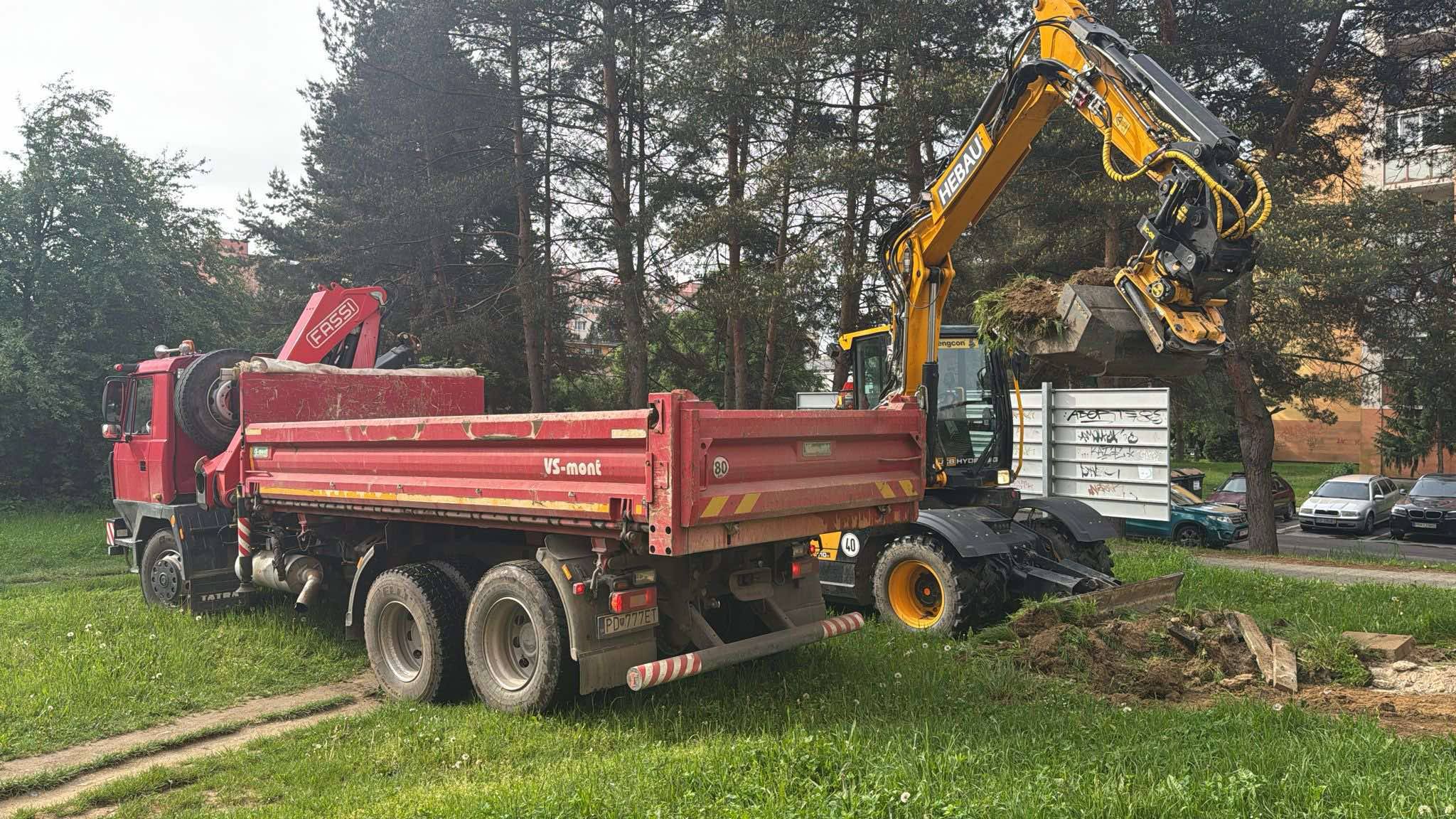 Foto: Začali sa práce na obnove vnútrobloku na Zapotôčkach