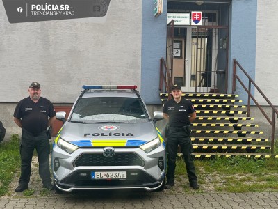 V SPRÁVNY ČAS NA SPRÁVNOM MIESTE – POLICAJTI Z NOVÁK ZACHRÁNILI ŽENE ŽIVOT!