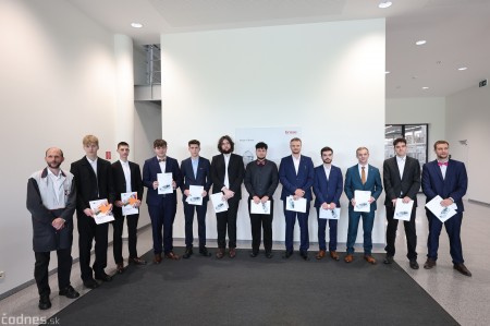 Foto: Slávnostné ukončenie maturantov duálneho vzdelávania v spoločnosti Brose Prievidza 14