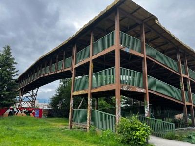 Mesto Prievidza uzatvorilo lávku pre peších ponad železnicu. Lávka prepája sídlisko Zapotôčky so sídliskom Žabník,