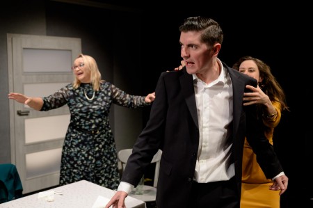 KARTÓNOVÝ OTECKO – divadelná komédia 3