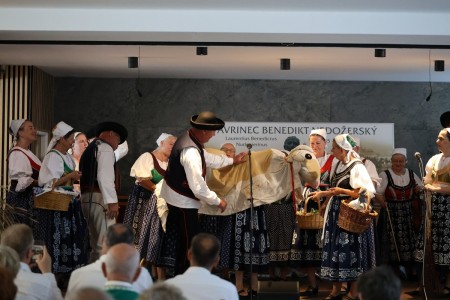 Foto: BRÁNA JAZYKOV OTVORENÁ – festival k výročiam Vavrinca Benedikta Nedožerského 60