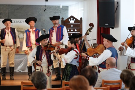 Foto: BRÁNA JAZYKOV OTVORENÁ – festival k výročiam Vavrinca Benedikta Nedožerského 71