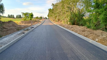 Foto a video: Nová cesta prepojí obce Porubu a Kanianku - hotová je prvá etapa (okres Prievidza) 0
