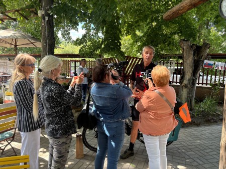 Video: Prievidžan Jozef Kapusta má za sebou 9438 km dlhú cyklotúru trinástimi európskymi štátmi. Chcel poukázať na dôležitosť prevencie proti rakovine prostaty. 1