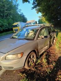 Foto: V Prievidzi sa zrazil kamión s dvoma autami, hlásia zranenú osobu 0
