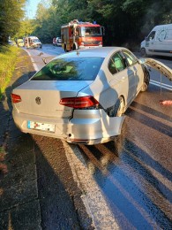Foto: V Prievidzi sa zrazil kamión s dvoma autami, hlásia zranenú osobu 2