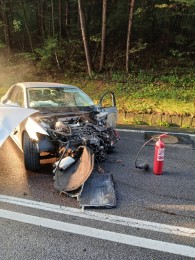 Foto: V Prievidzi sa zrazil kamión s dvoma autami, hlásia zranenú osobu 3