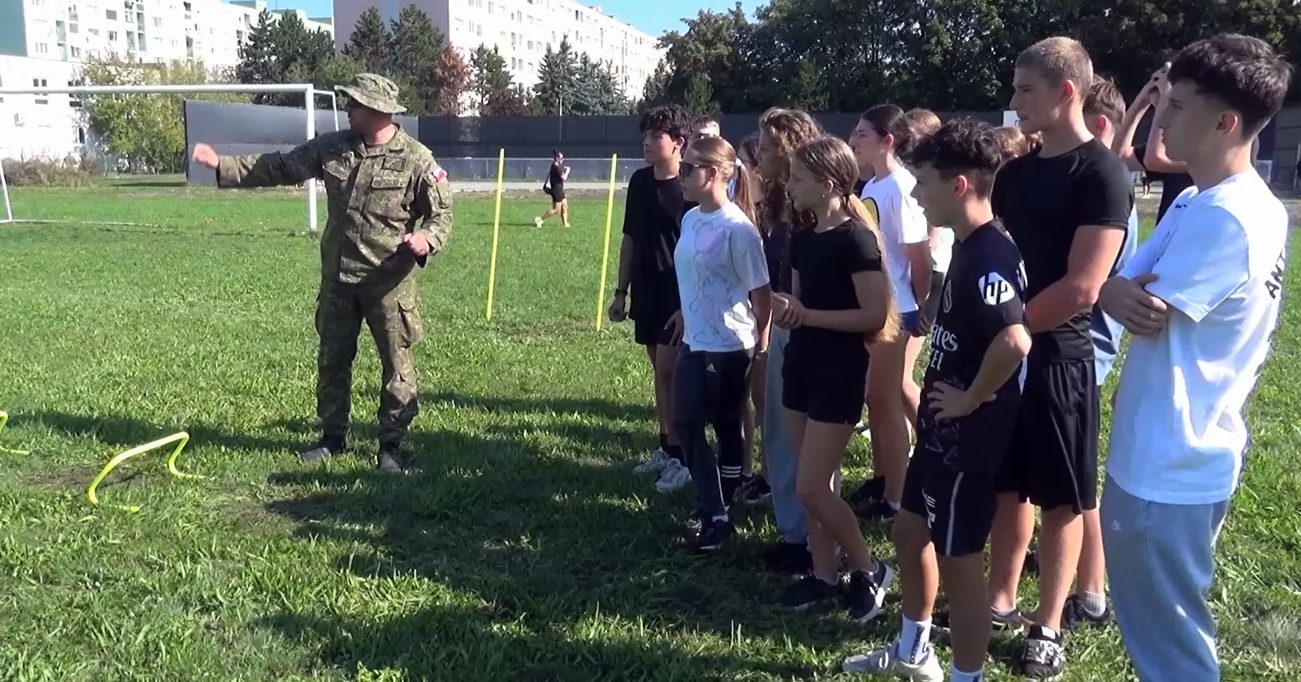 Video: Viac ako 170 deviatakov si v Prievidzi vyskúšalo branné cvičenie