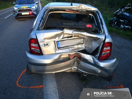 TRAGICKÁ NEHODA: Zrážku osobného auta a motocykla pri Prievidzi neprežil 52-ročný muž 1