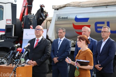 Foto a video: Dnes poklepali základný kameň stavby. Začali s prácami na dokončení prvej etapy obchvatu Prievidze 0
