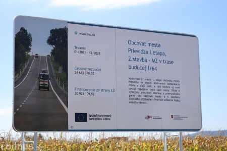 Foto a video: Dnes poklepali základný kameň stavby. Začali s prácami na dokončení prvej etapy obchvatu Prievidze 4