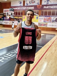 BC Prievidza sa zapojila do Ružového októbra a spustila dražbu dresov na podporu OZ Amazonky 0