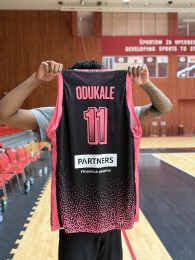 BC Prievidza sa zapojila do Ružového októbra a spustila dražbu dresov na podporu OZ Amazonky 8