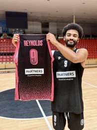 BC Prievidza sa zapojila do Ružového októbra a spustila dražbu dresov na podporu OZ Amazonky 9