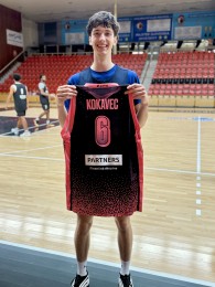 BC Prievidza sa zapojila do Ružového októbra a spustila dražbu dresov na podporu OZ Amazonky 11