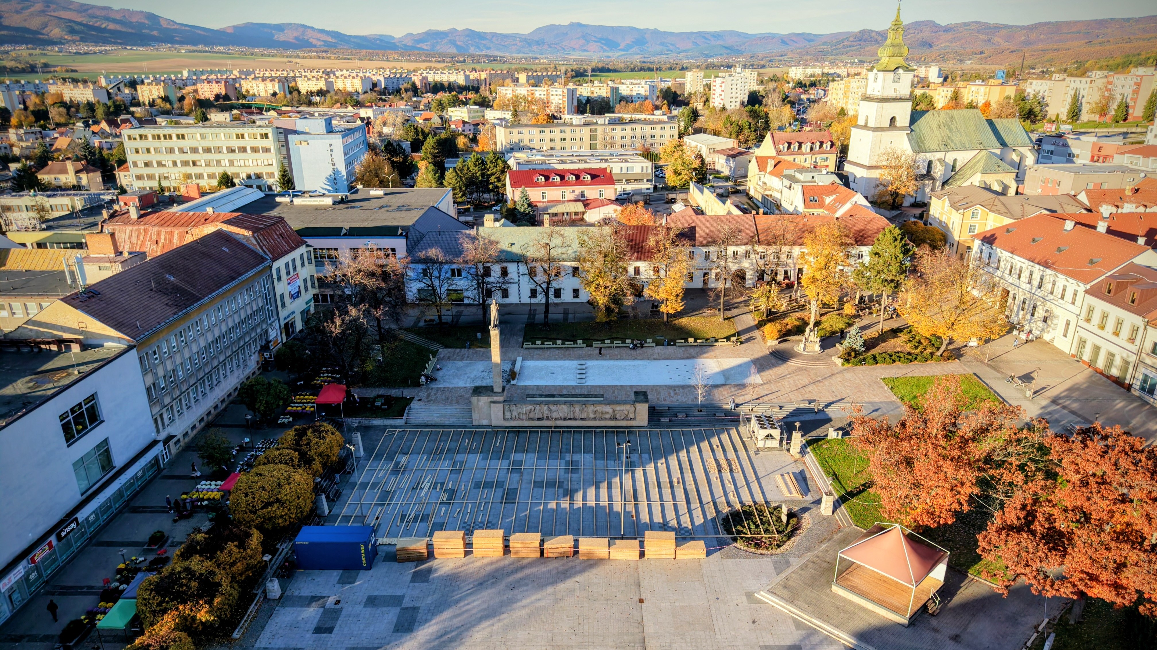 Foto: Zimná tradícia pokračuje – klzisko bude v centre Prievidze aj tento rok