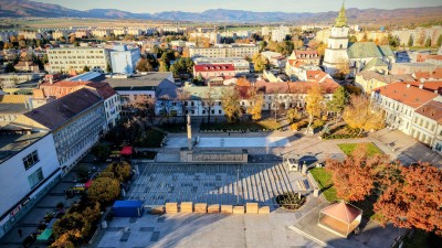 Foto: Zimná tradícia pokračuje – klzisko bude v centre Prievidze aj tento rok