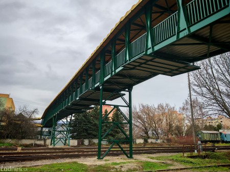 Foto: Lávka pre peších ponad železničnú trať v Prievidzi je po rekonštrukcii otvorená 2