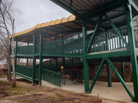 Foto: Lávka pre peších ponad železničnú trať v Prievidzi je po rekonštrukcii otvorená 3