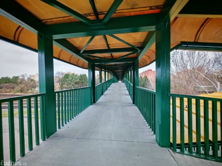 Foto: Lávka pre peších ponad železničnú trať v Prievidzi je po rekonštrukcii otvorená 7