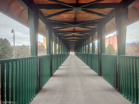 Foto: Lávka pre peších ponad železničnú trať v Prievidzi je po rekonštrukcii otvorená 8
